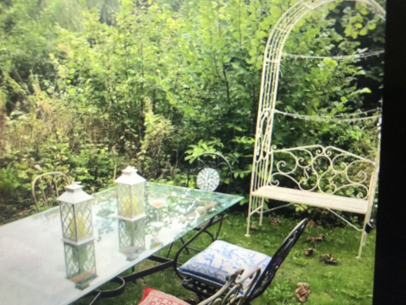 Photo 3: Garden 
