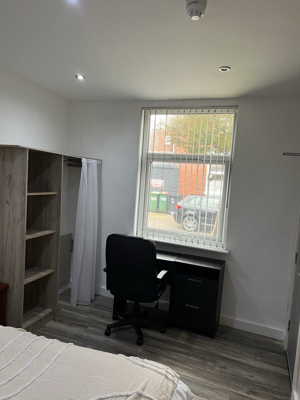 'Amazing Beautiful Double Room Central Preston' Room to Rent from SpareRoom