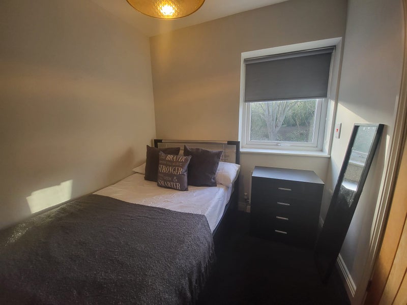 Photo 1: Room 5 - Double en-suite - Available