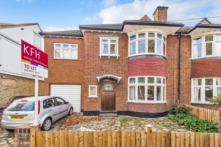 'Four bedrooms available in Balham/Tooting Bec' Room to Rent from SpareRoom