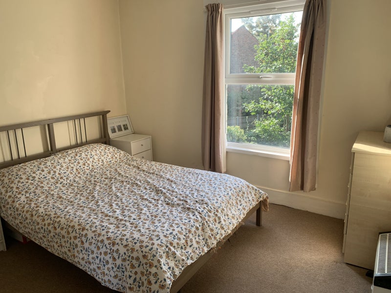 'Double room in spacious Leytonstone flat!!' Room to Rent from SpareRoom