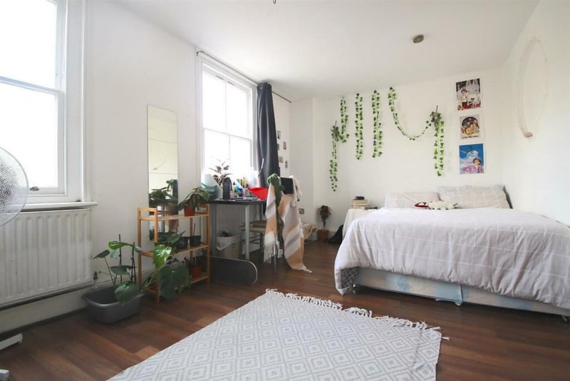 '3 Bed Flat available by Stepney Green tube' Room to Rent from SpareRoom