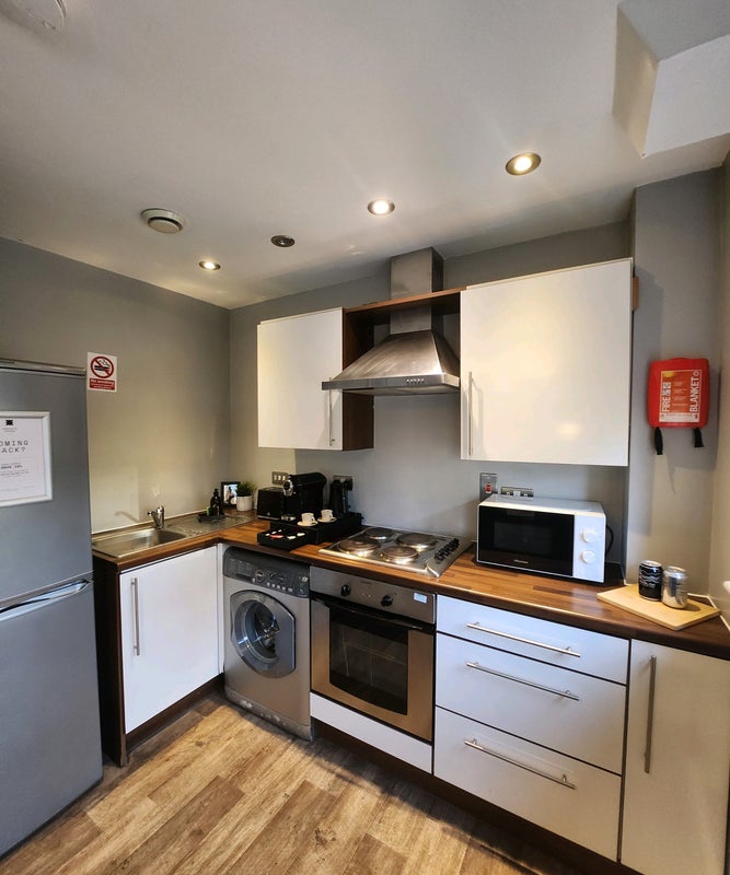 '*Double 1 Bed Apartment All Inclusive Bills*' Room to Rent from