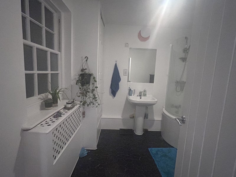 'Kemptown Seafront Double Ensuite🌱🥑' Room to Rent from SpareRoom