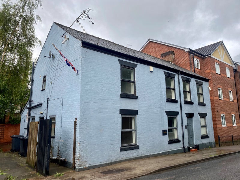 'Rooms available in Congleton from £260pcm' Room to Rent from SpareRoom