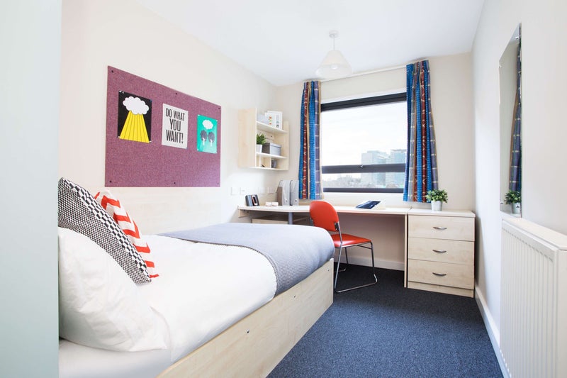 Photo 1: Room and desk