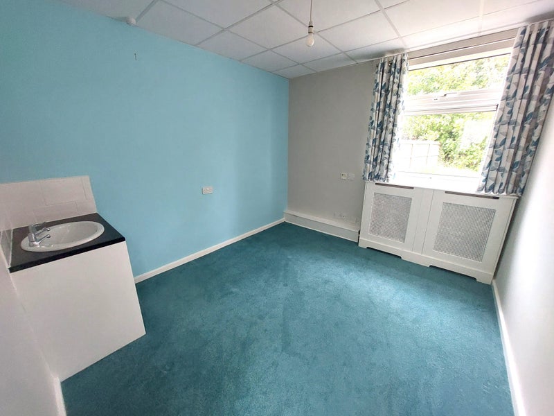 Photo 1: Standard single £425