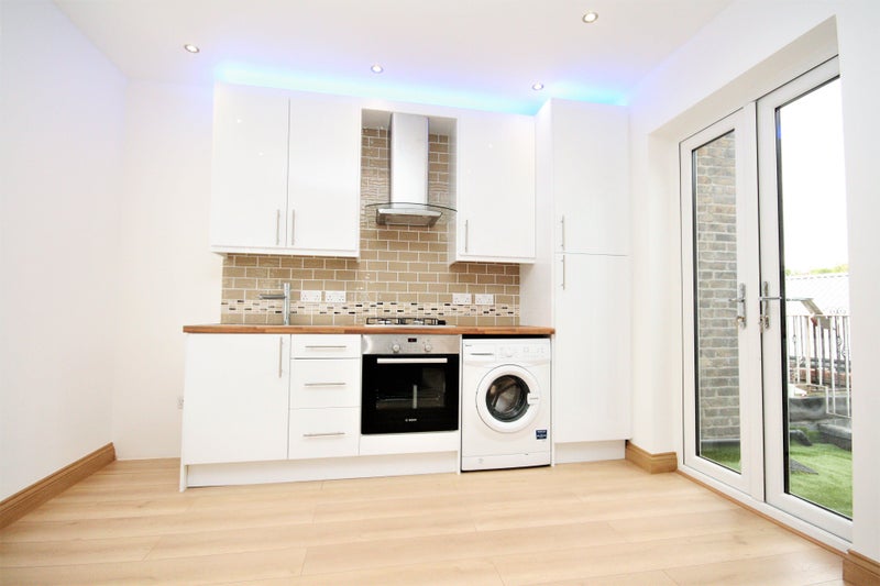 'Whole 3 bed to rent in Islington' Room to Rent from SpareRoom