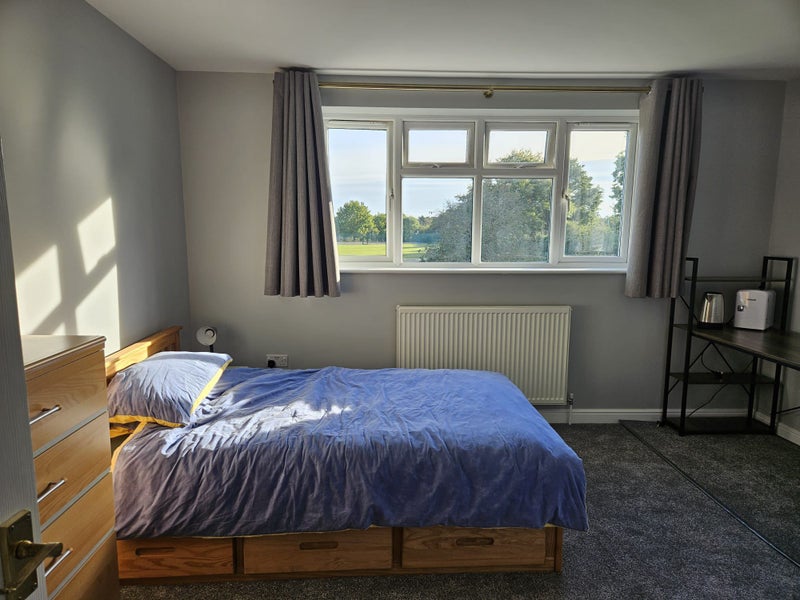 'Double Bedroom in Chobham' Room to Rent from SpareRoom