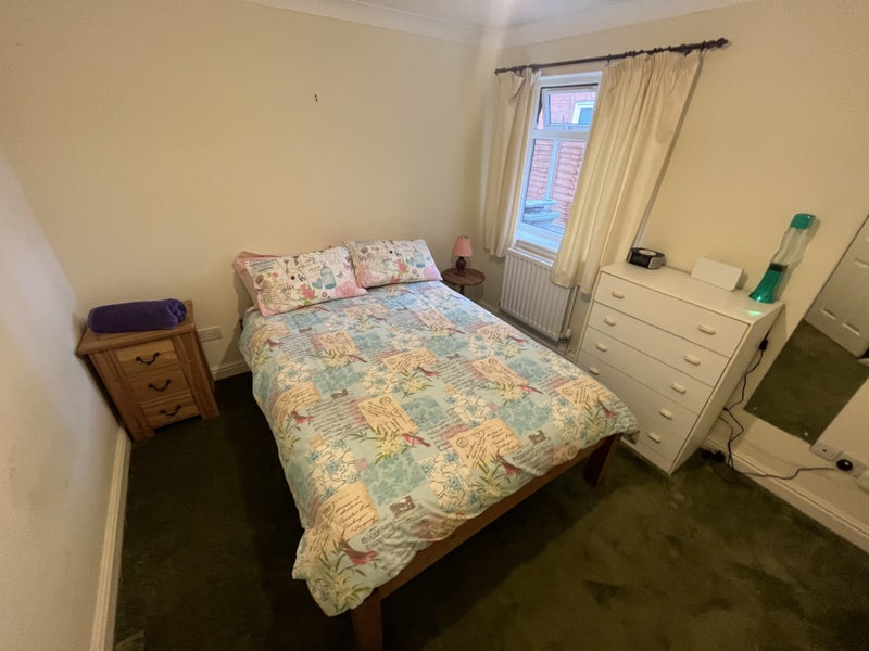 Photo 1: Bed room