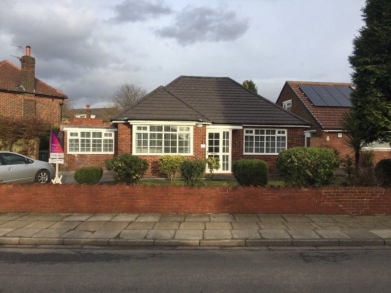 '5 bed house Whitfield, detached, near amenities ' Room to Rent from