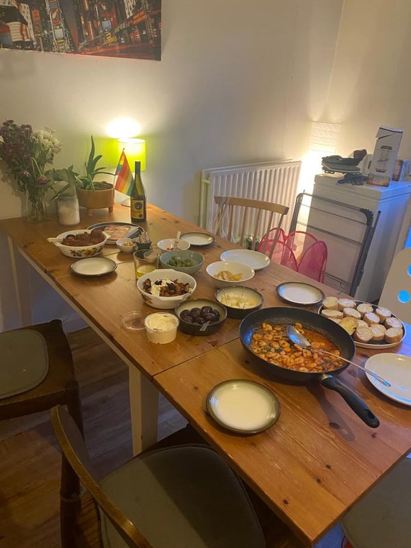 'Spacious room in friendly Bounds Green house' Room to Rent from SpareRoom