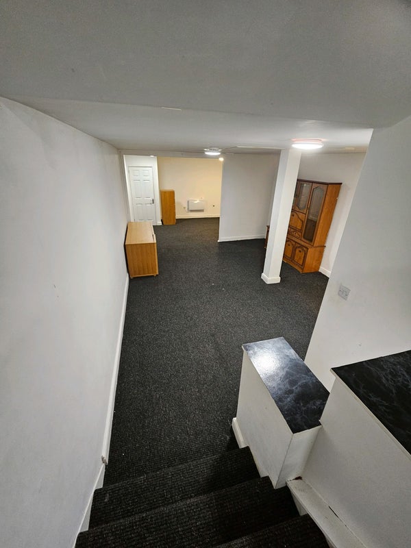 'Town Centre Location With Parking' Room to Rent from SpareRoom