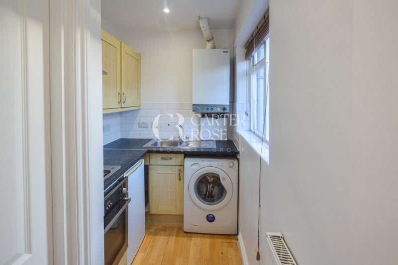 '1st Floor Studio Flat Kingscourt Rd Streatham Hill' Room to Rent from