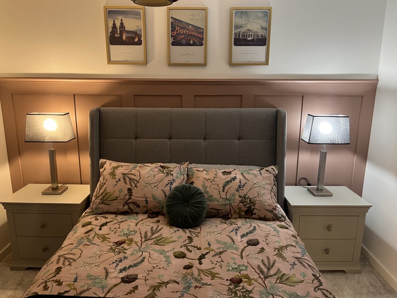 Photo 1: Bedroom. Includes smart tv