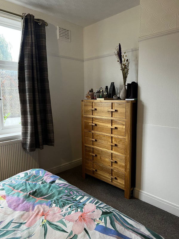 'Large room in Wanstead available now' Room to Rent from SpareRoom