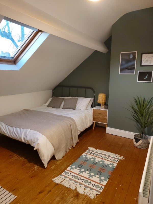 'Room to let on Donegal Avenue ' Room to Rent from SpareRoom