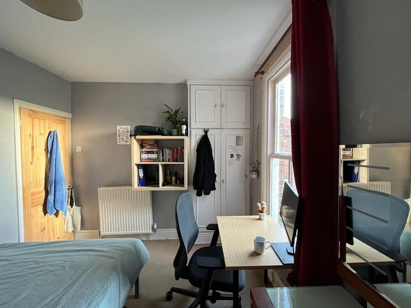 'Double Bedroom close to the heart of East Didsbury' Room to Rent from