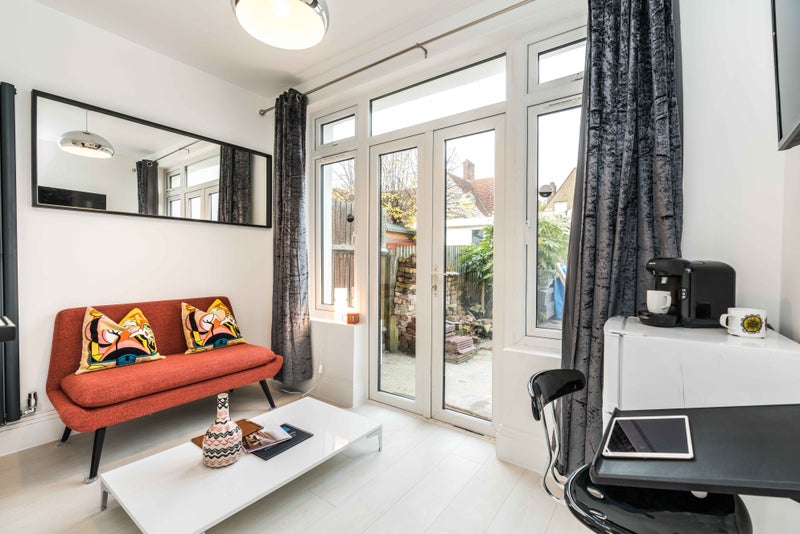 Photo 1: Lounge area