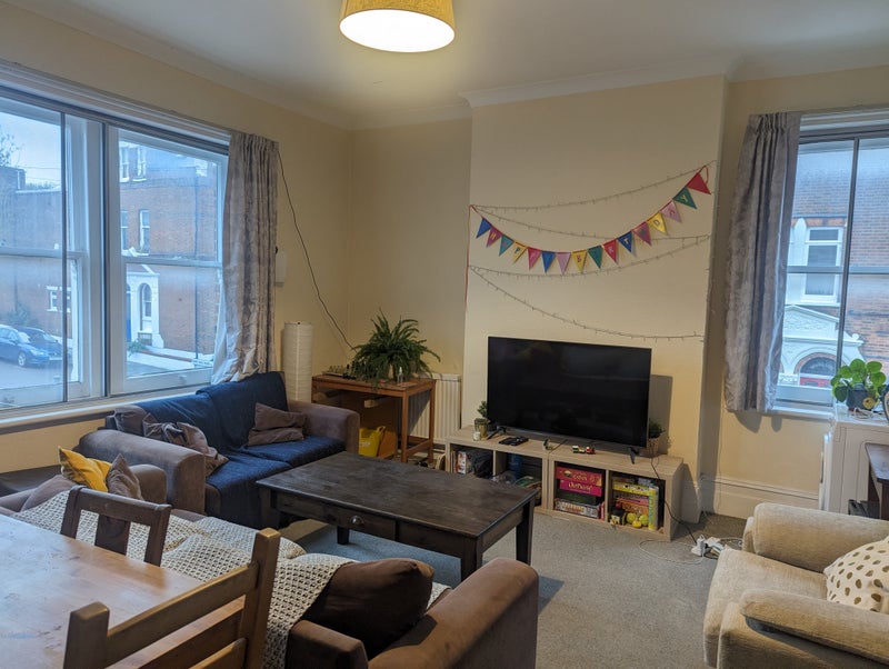 'Small double room available in East Finchley' Room to Rent from SpareRoom