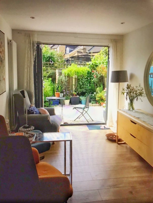 Photo 1: Sitting room