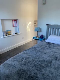 Photo 1: Bedroom/Reception Room