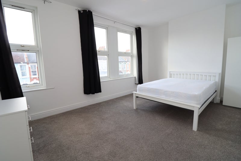 'Bright Double Bedroom For Single Use In Catford ' Room to Rent from