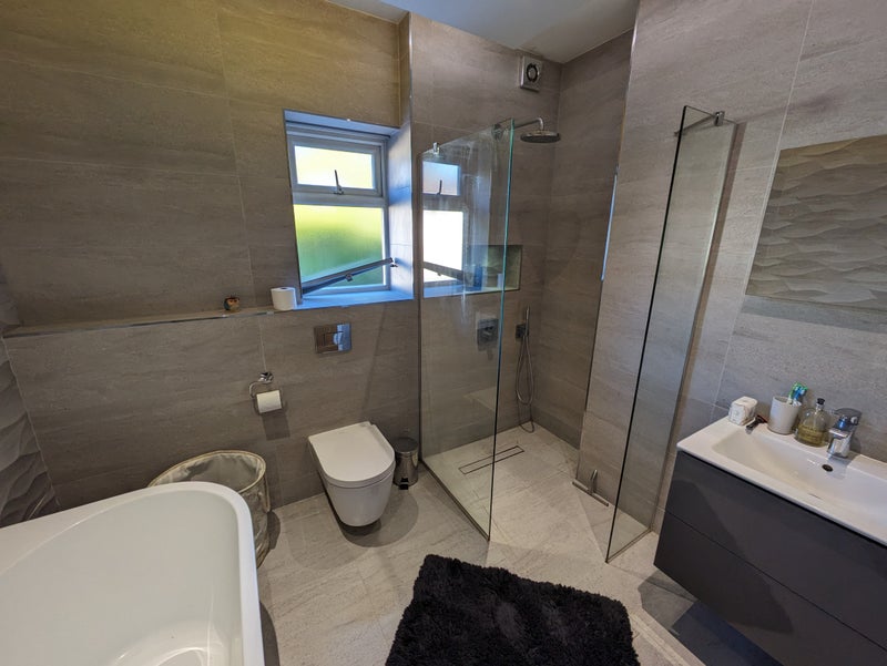 'Homely Double Room + shared 🏡 in Alderley Edge' Room to Rent from SpareRoom