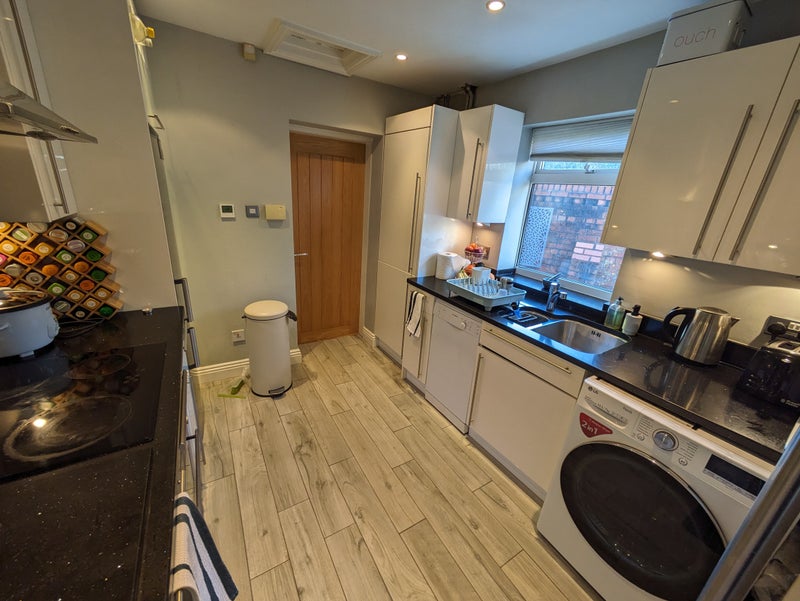 'Homely Double Room + shared 🏡 in Alderley Edge' Room to Rent from SpareRoom