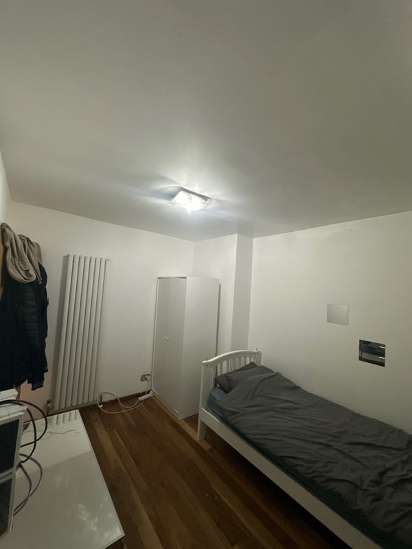 'Single Room 3 min Dagenham Heathway' Room to Rent from SpareRoom