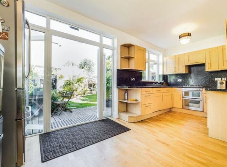 Photo 1: Kitchen