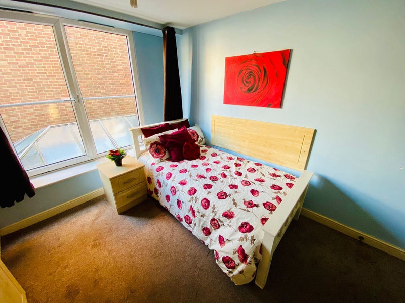 'Double room (single use) in West Ealing Zone 3' Room to Rent from