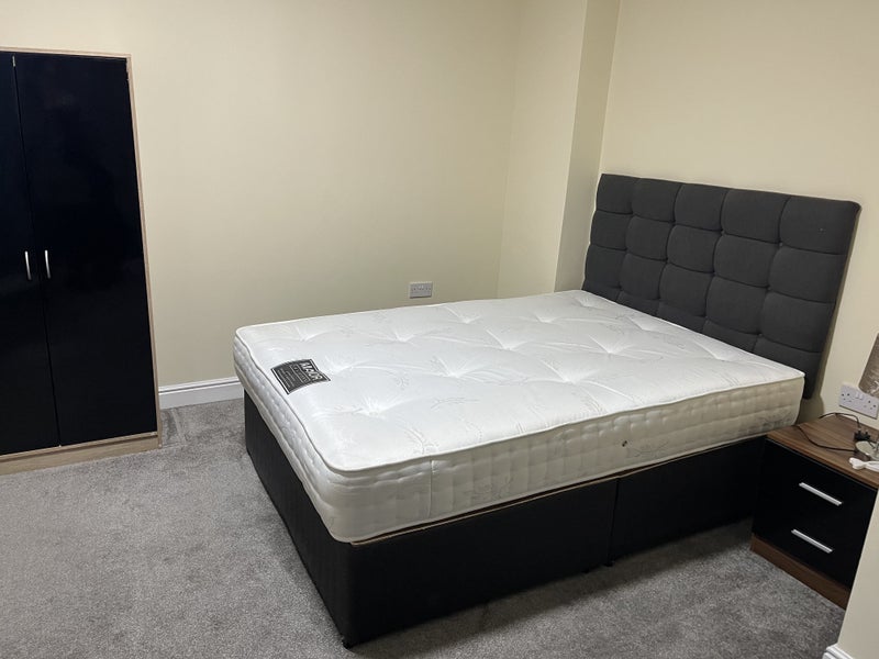 'Newly renovated 3Bed House (Alenxandra Park)' Room to Rent from SpareRoom