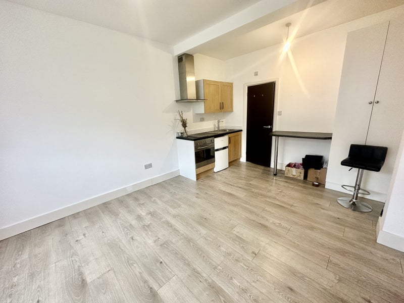 'A spacouis studio flat located in catford' Room to Rent from SpareRoom