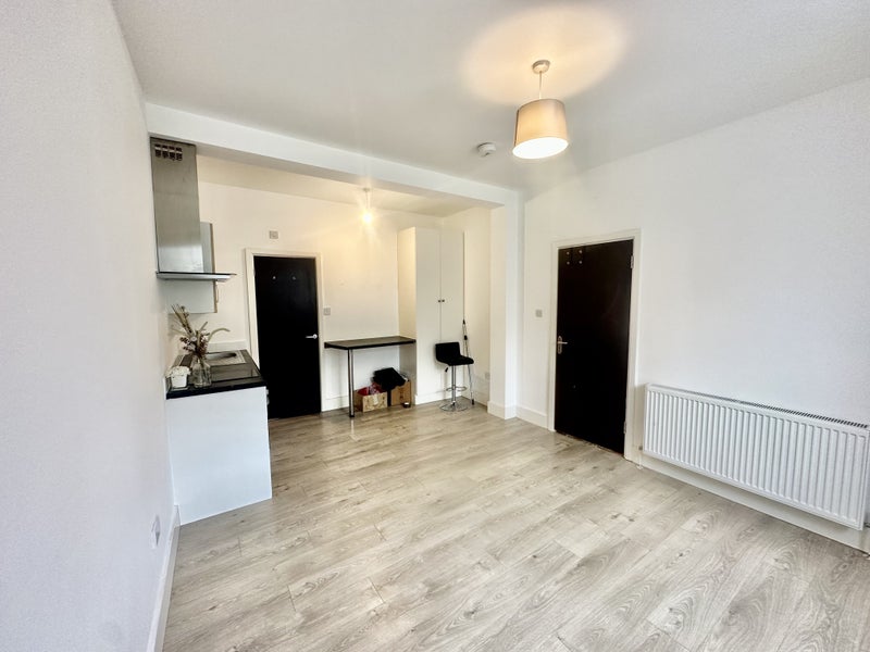 'A spacouis studio flat located in catford' Room to Rent from SpareRoom