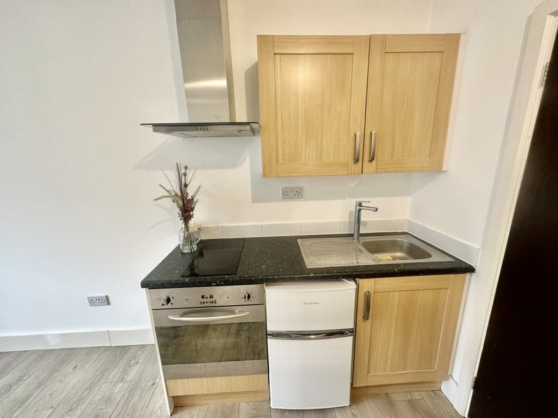 'A spacouis studio flat located in catford' Room to Rent from SpareRoom