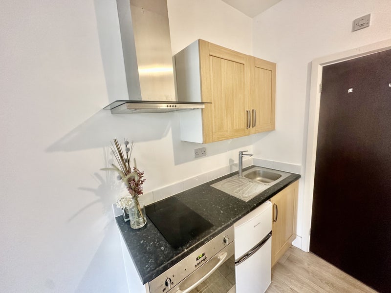 'A spacouis studio flat located in catford' Room to Rent from SpareRoom