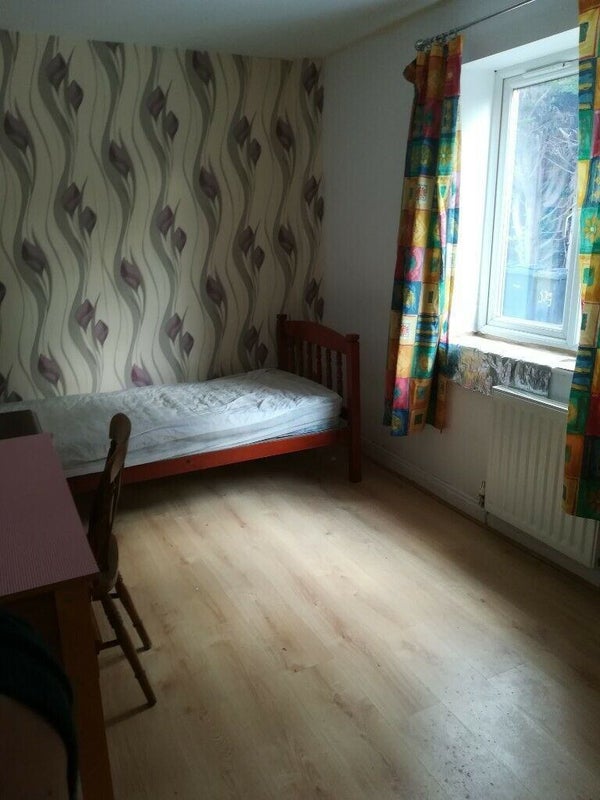 Photo 1: around 10squre meter sized bedroom
