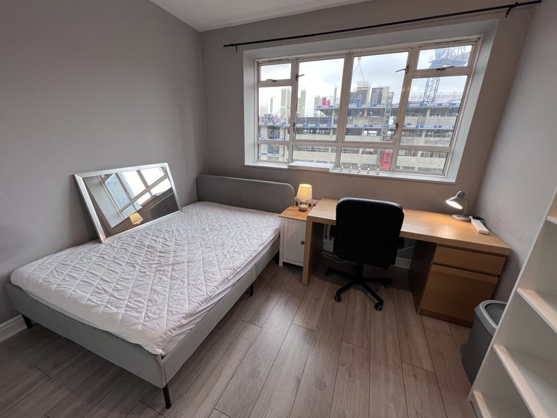 Photo 1: Bedroom 3: £1125 - available December 9th
