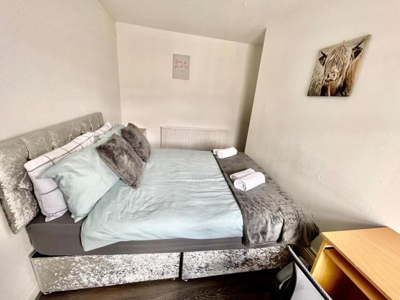'Double Rooms In King Street Treforest' Room to Rent from SpareRoom