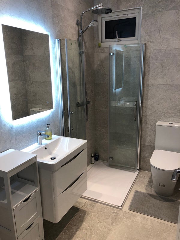 'New 1 Bed Apartment next to East Croydon Station' Room to Rent from