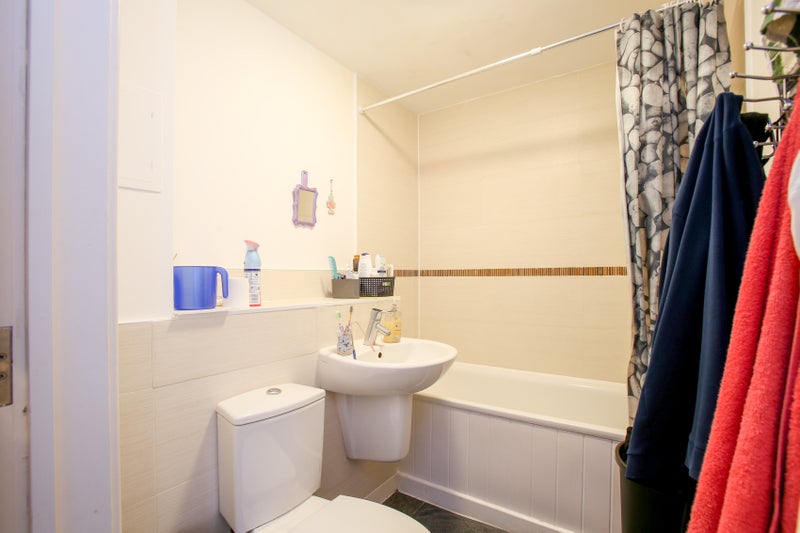 '2 Bedroom Flat Available in Greenford ' Room to Rent from SpareRoom