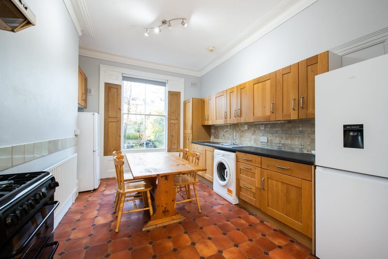 Photo 9: KITCHEN