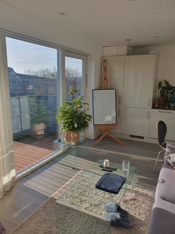 'Bright 1 Bed Apartment in Bermondsey (SHORT TERM)' Room to Rent from SpareRoom