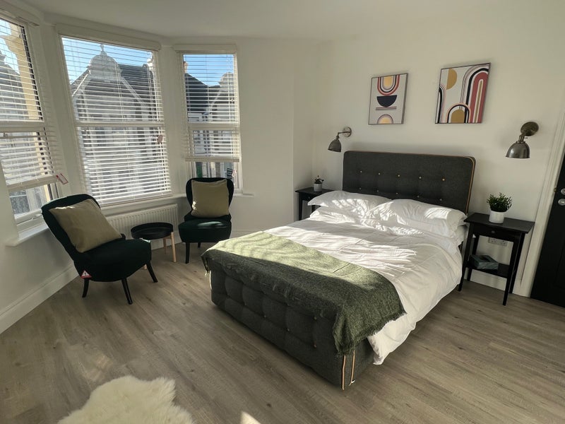 'Fully Furnished STUDIO Flat Available' Room to Rent from SpareRoom