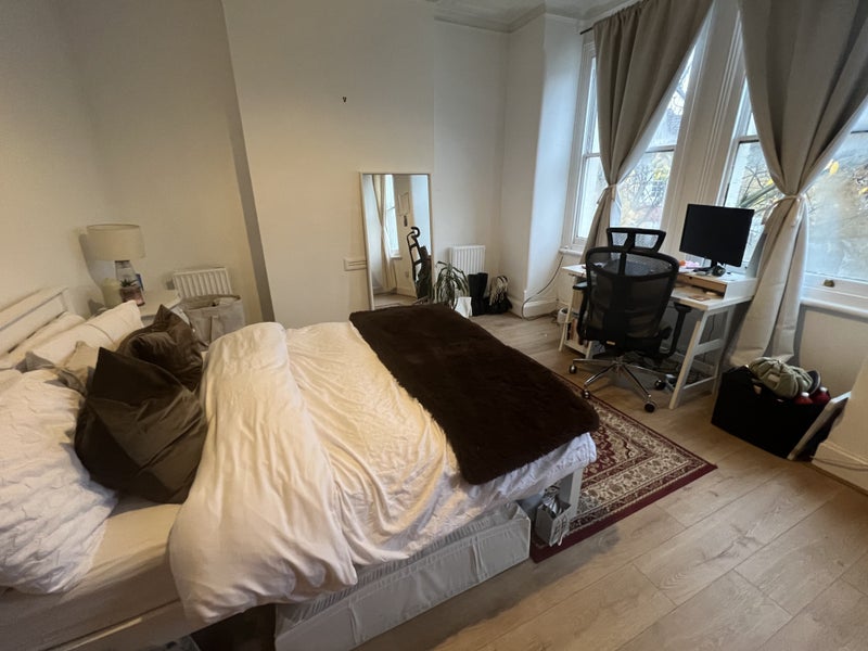 'Lovely double room available in Hammersmith' Room to Rent from SpareRoom