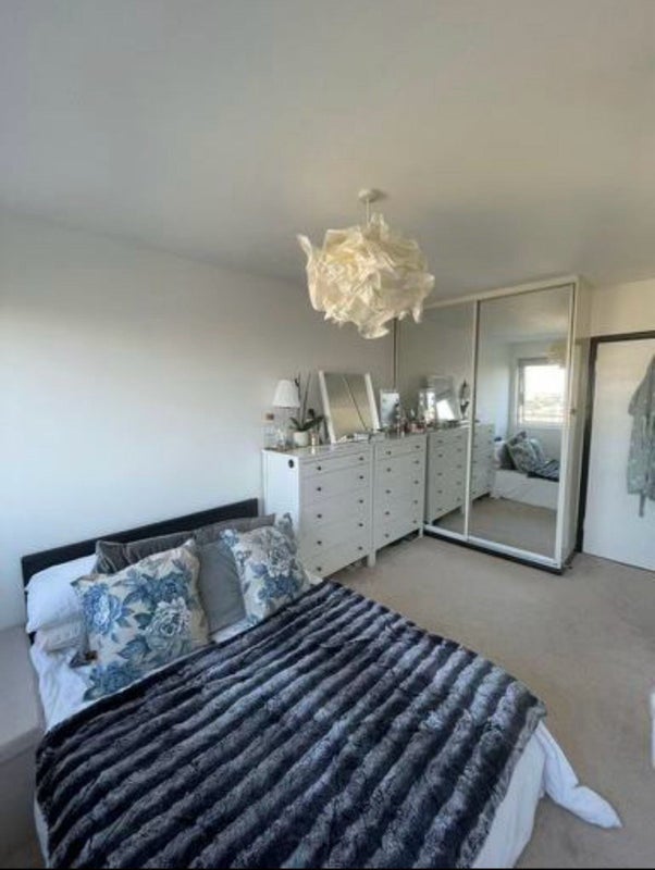 'Battersea Park Flat' Room to Rent from SpareRoom
