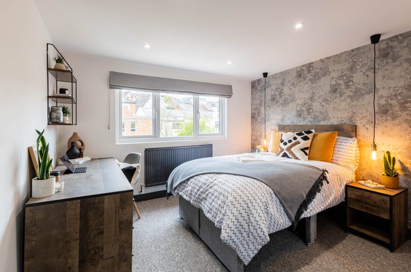 Curated visual reference: Fresh Look at Stunning Shared Home Near Town Off Street Parking Room To