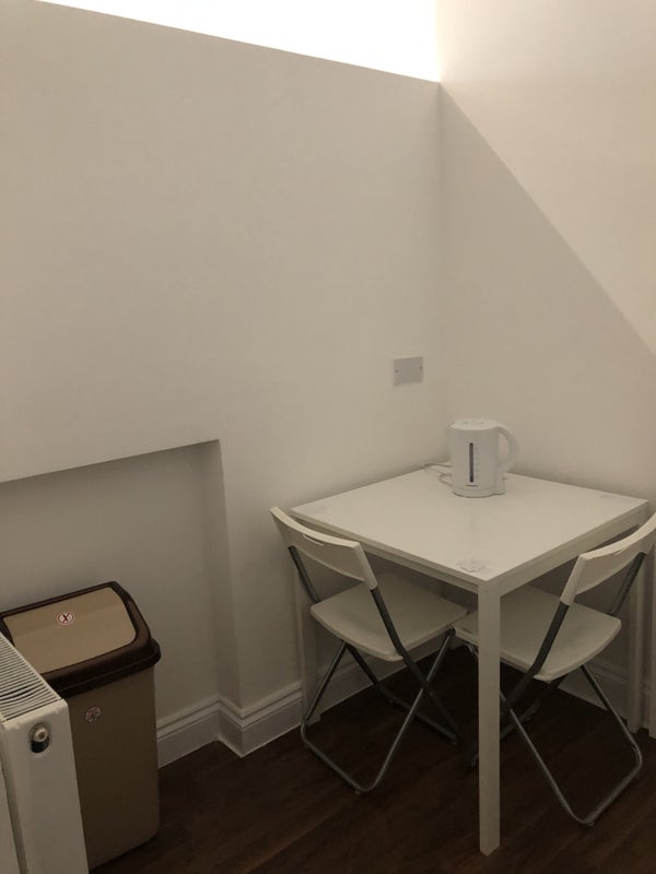'Large Studio in Kilburn High Road ' Room to Rent from SpareRoom