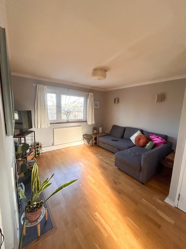 '3 double bed 3 mins from Stepney Green station' Room to Rent from